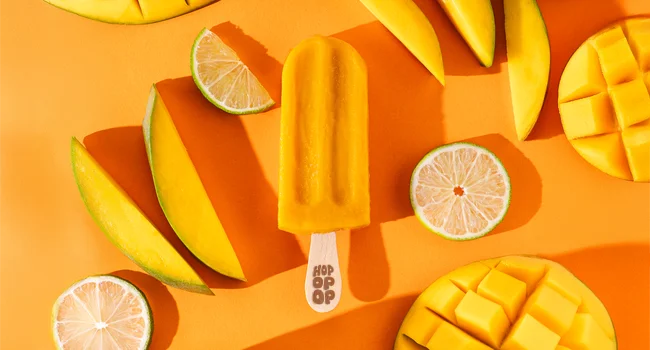 Glace bio à la mangue et citron vert avec fruits frais – Hopopop bâtonnet glacé.